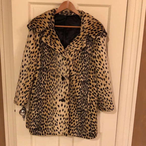 Sportowne Jackets & Blazers - Vintage Cheetah 1960s Coat